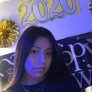 Meet your Posher, Camila